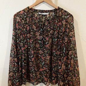 Zara Dark Floral Split Neck Loose-Fit Flowy Blouse. Size Medium